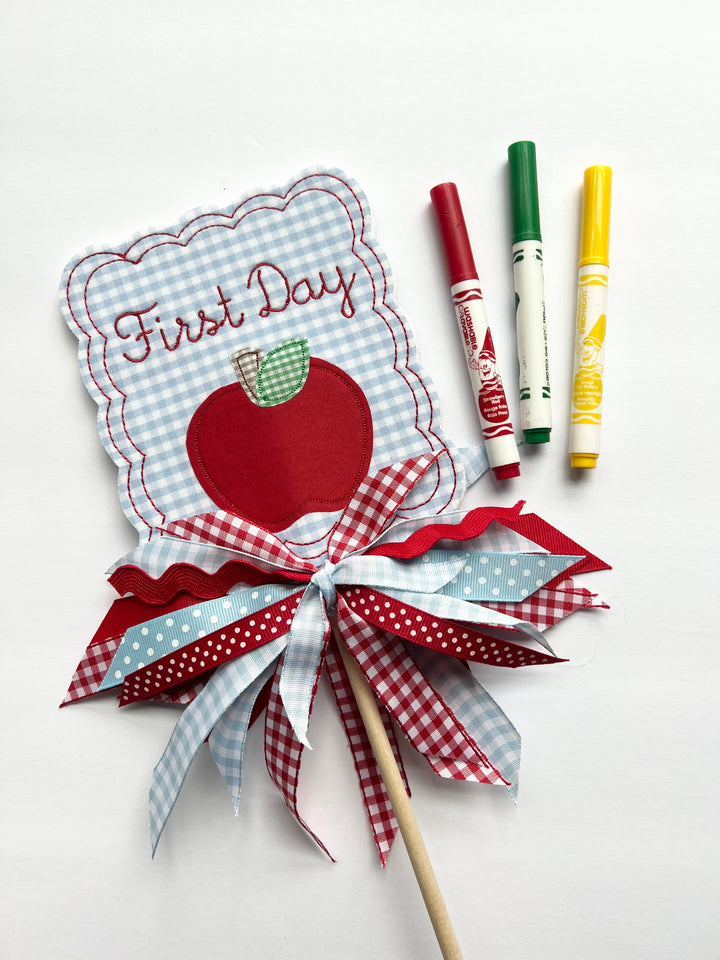 Scalloped Apple Wand Blue Gingham