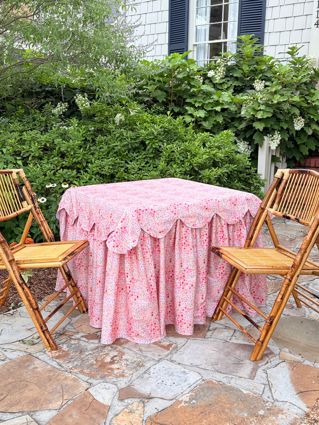 Peach Floral Garden Scalloped Topped