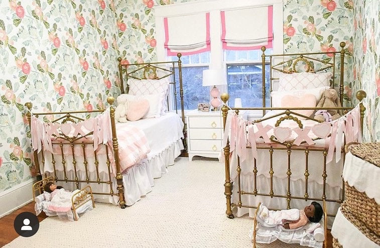 XO Heart Scalloped Swiss Banner