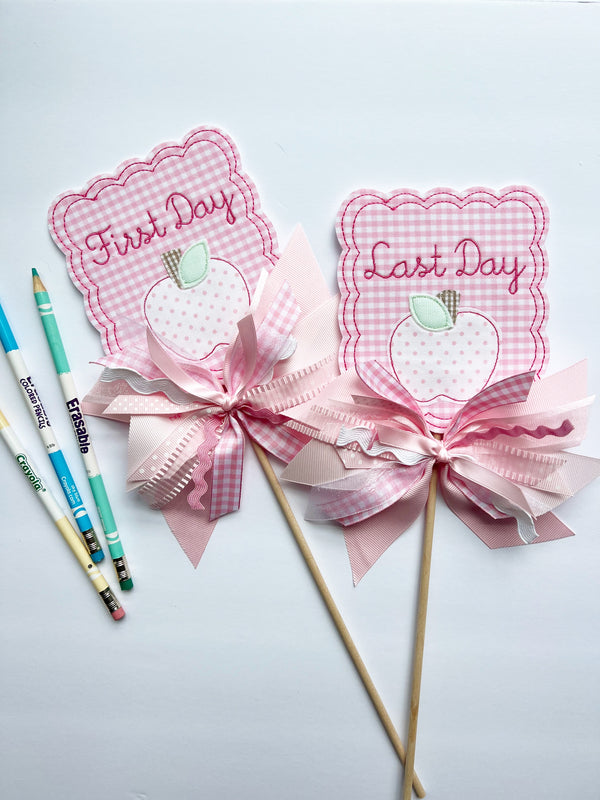 Scalloped Apple Wand Pink Gingham