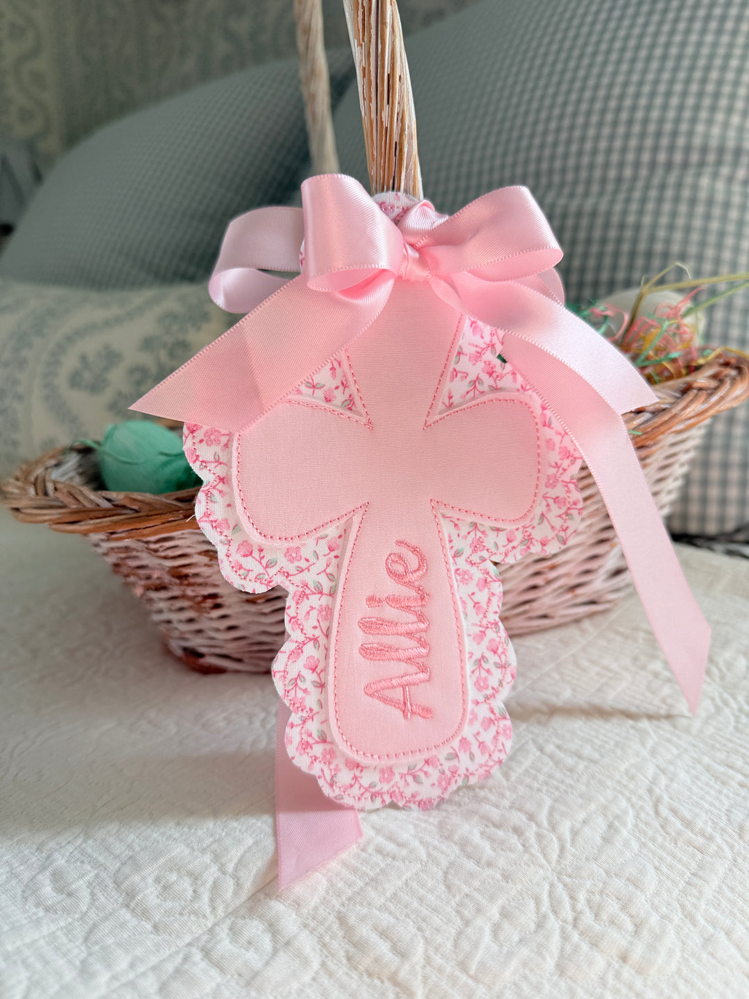 Scalloped Cross Easter Tag