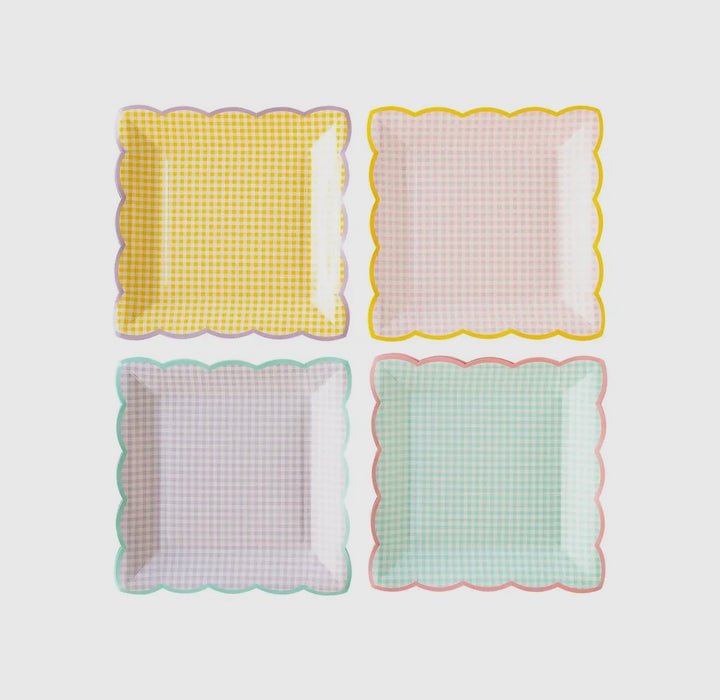 Gingham Plate Set