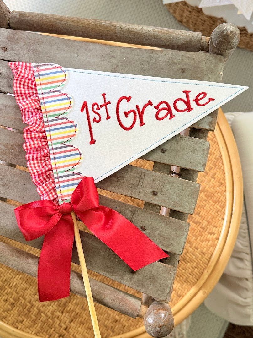 Scallop Pennant Wand in Primary