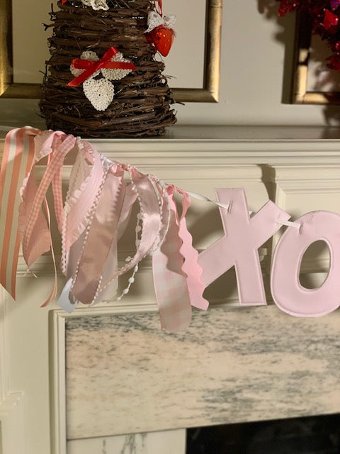 Solid Pink XOXO Banner