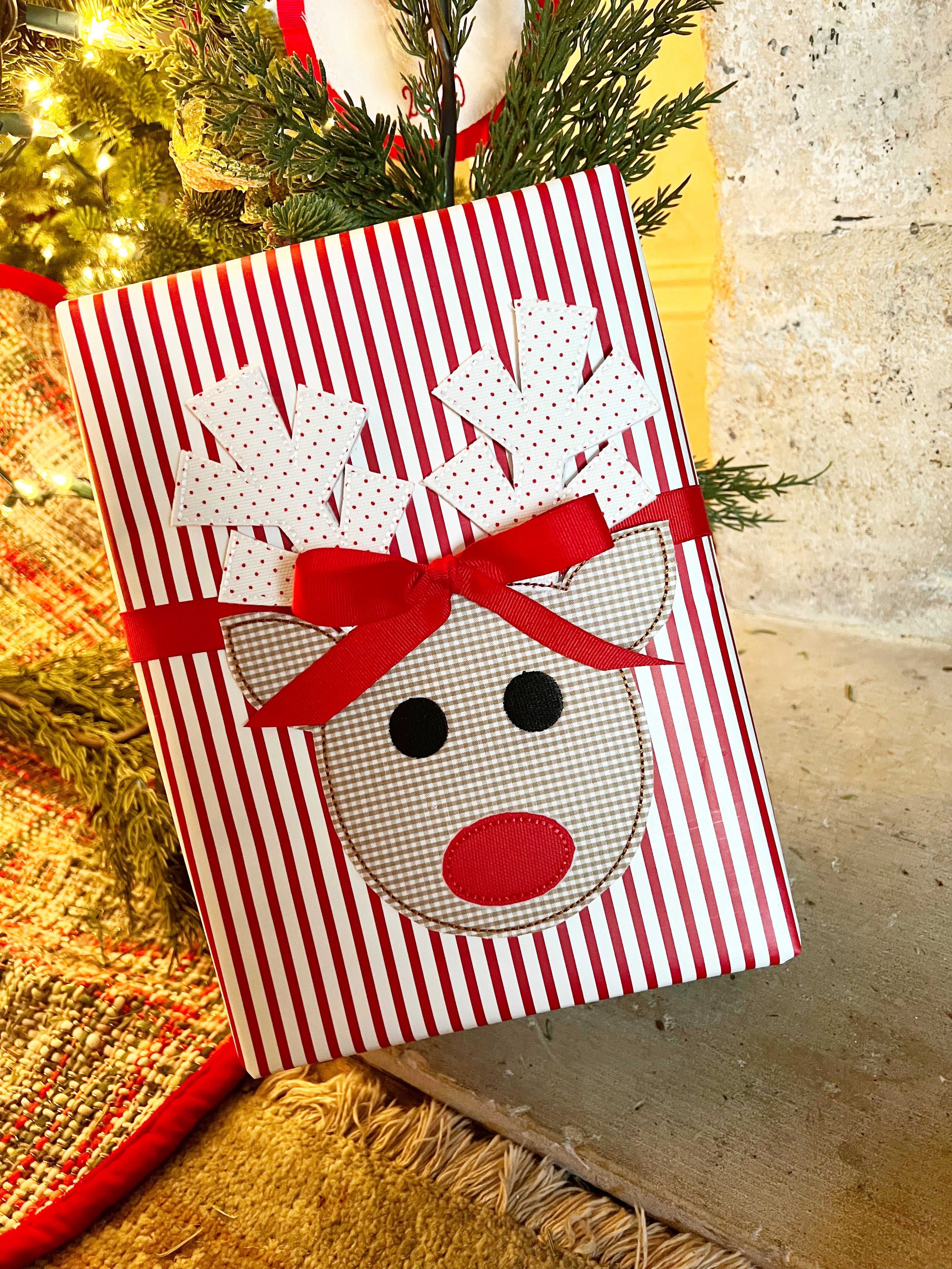 Single Tree and Santa Present Tags