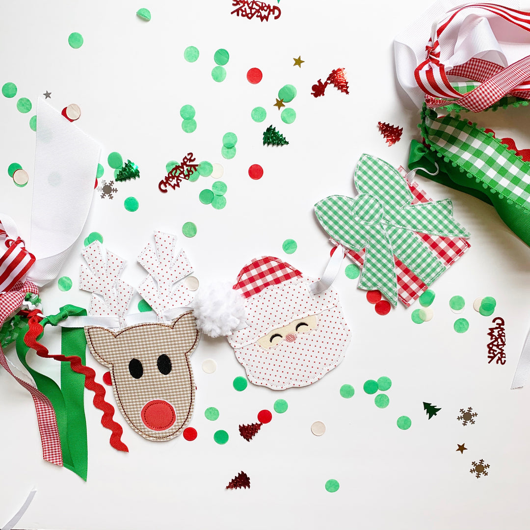 Christmas Happies Wreath Banner